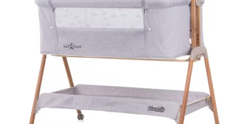 Chipolino Sweet Dreams szülői ágyhoz csatlakoztatható kiságy - grey/wood